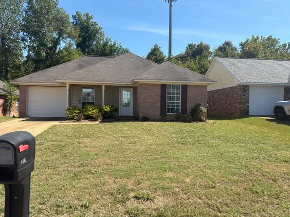 211 John Wesley Dr, Starkville, MS 39759