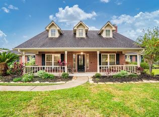 9440 Point Barrow Rd, Beach City, TX 77523