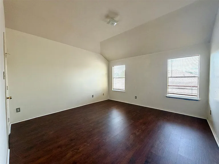 2305 Ames St — Photo 23