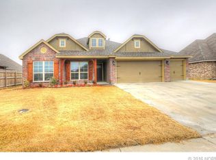 14201 E 92nd St N, Owasso, OK 74055