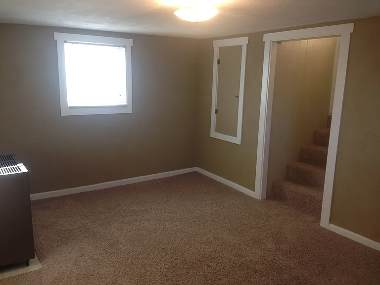903 E Harney St — Photo 2