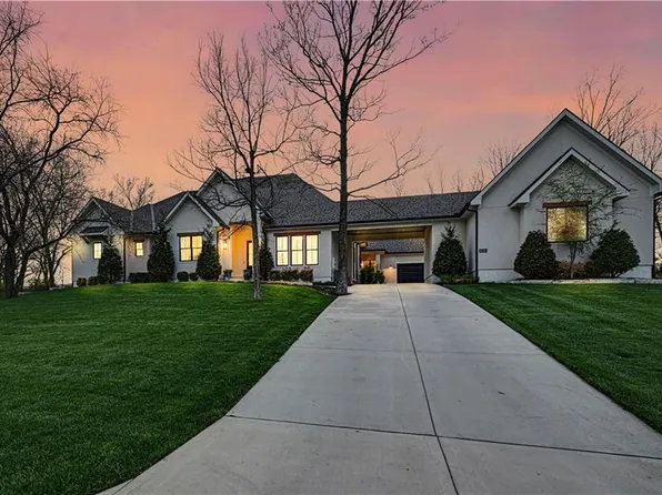 18340 Mohawk Ln, Stilwell, KS 66085