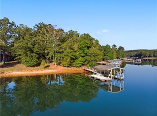 221 Oak Stone Dr, West Union, SC 29696