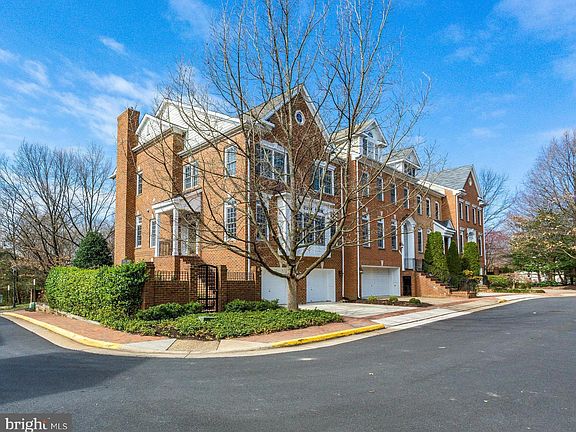 2nd image of 2306 Sawtooth Oak Ct