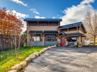 398 Mill Pond Dr, Lake Placid, NY 12946