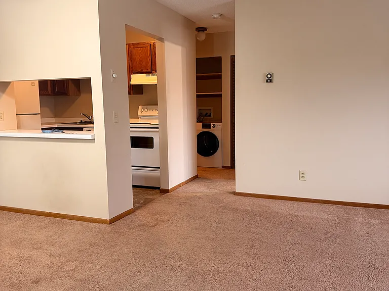 1795 Cedar Ave — Photo 3