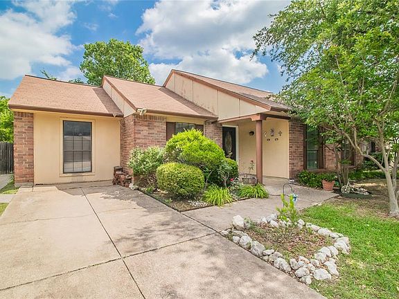 3rd image of 6971 Wildbriar Ct W