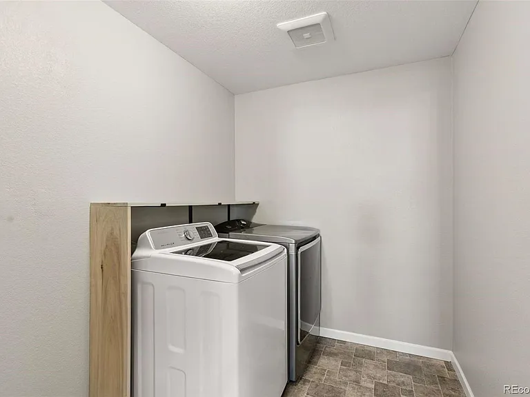 92 Homestead Way — Photo 31