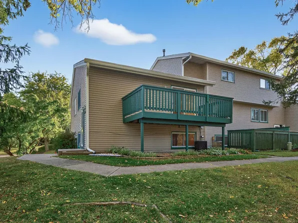 4863 Grenwich Way N, Oakdale, MN 55128