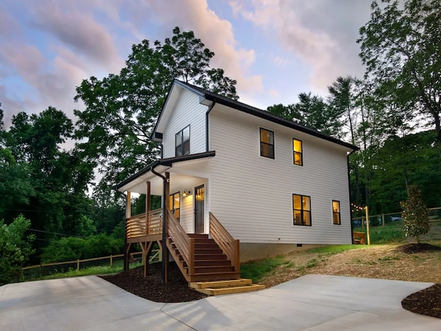 2 bed, 1.5 bath, 966 sqft, $2,100 — Photo 3