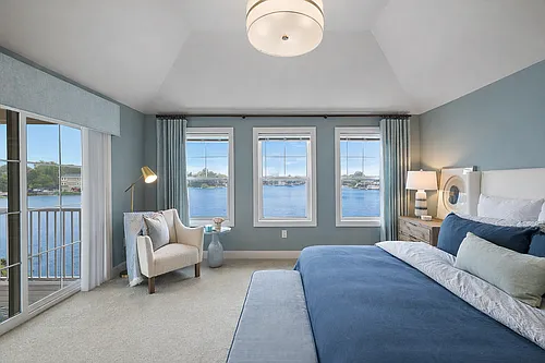 Mystic Cove - Luxury Lakefront Living Photo 1