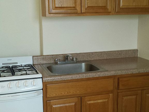 5th image of 465 E 7th St APT 7G