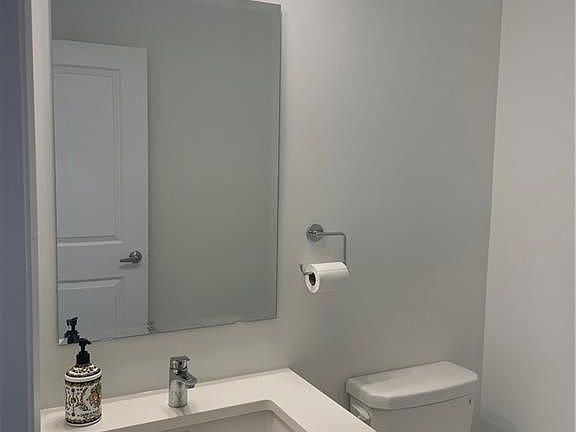 4th image of 1039 Speedvale Ct