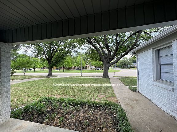4th image of 1101 Bonnie Brae Ave