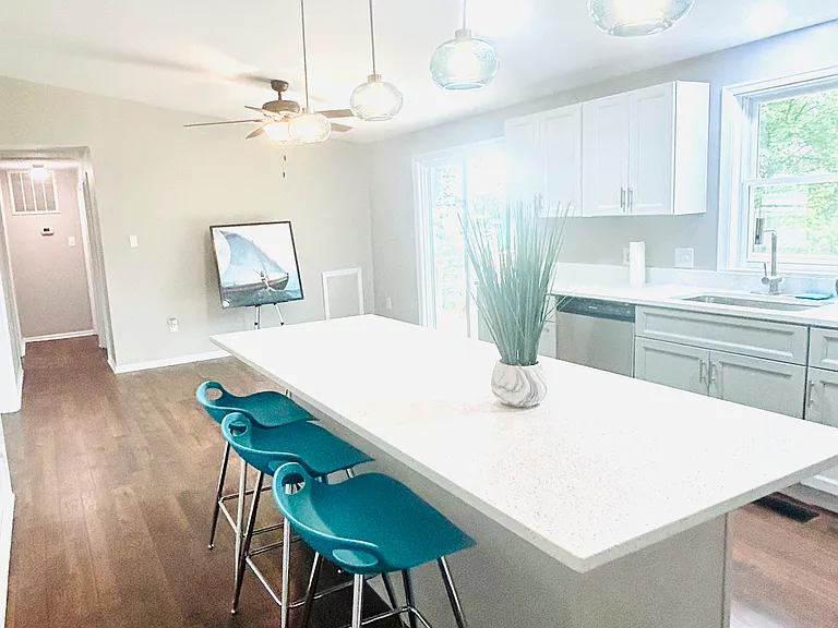 525 Clubhouse Dr — Photo 3