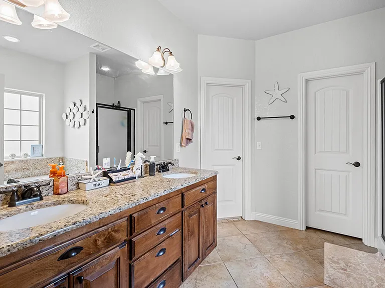 1048 Tarah Knolls Cir — Photo 17