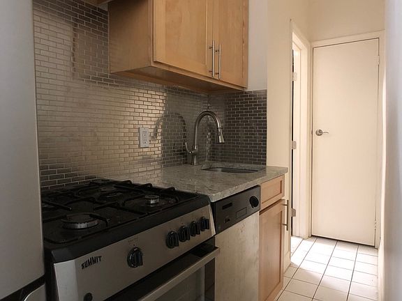 5th image of 448 W 55th St #E2