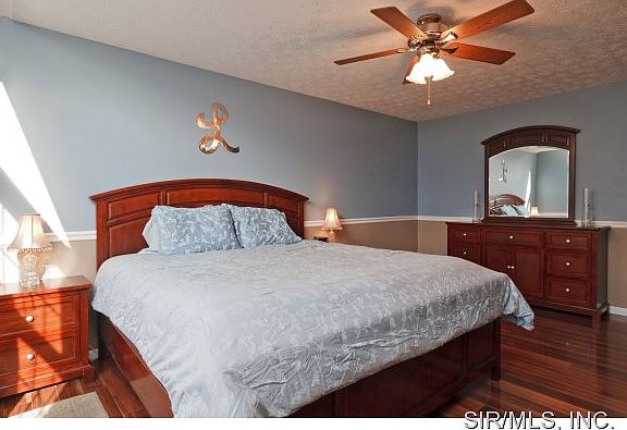 2nd image of 1012 Meadows Ct