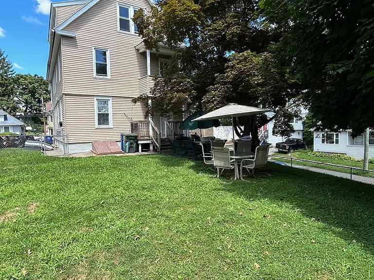 7 Hunting St #3 — Photo 12