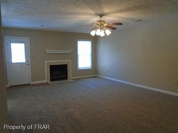 Huge Great Room wFireplace