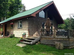 33 Woodcrest Dr, Arcade, NY 14009