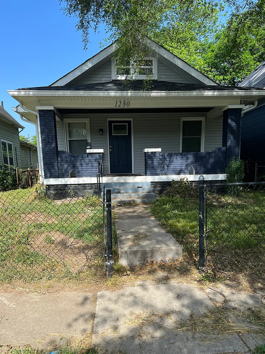 1230 N Pershing Ave photo 1