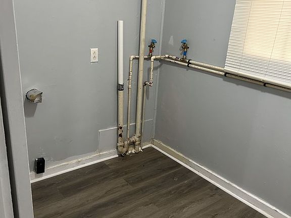 2nd image of 2106 Hill St NW APT 4