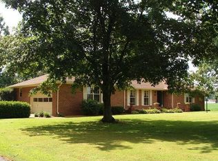 286 Crossland Rd, Murray, KY 42071