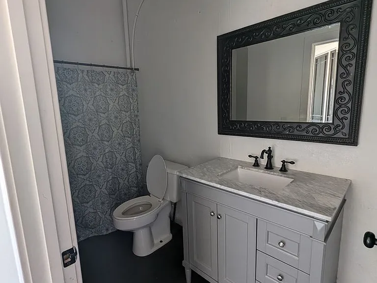 123 W Moniteau St — Photo 8