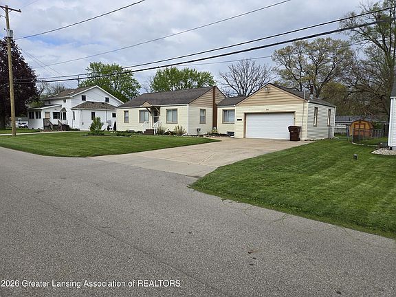 3rd image of 823 Browning Ave