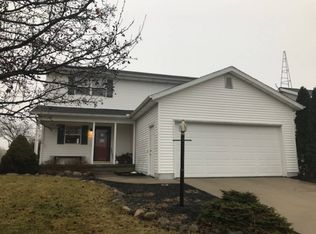 1353 Golf View Dr, Nappanee, IN 46550