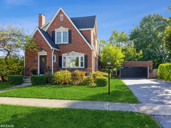 210 W Turner Pl, Sycamore, IL 60178