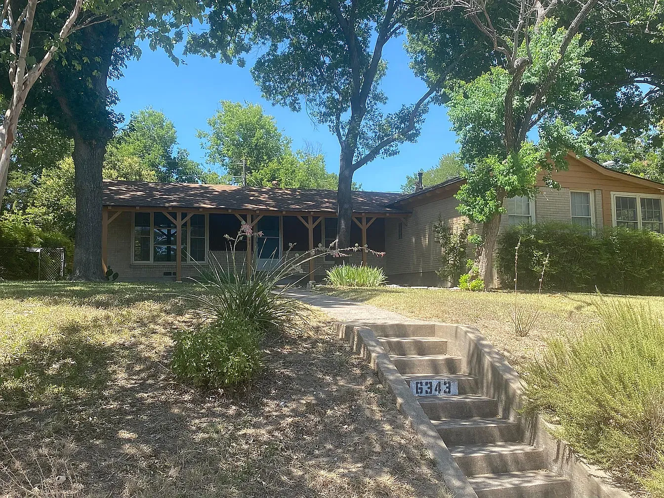 2 bed, 1030 sqft, $1,700 — Photo 1