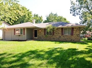 525 Northgate Rd, Lindenhurst, IL 60046