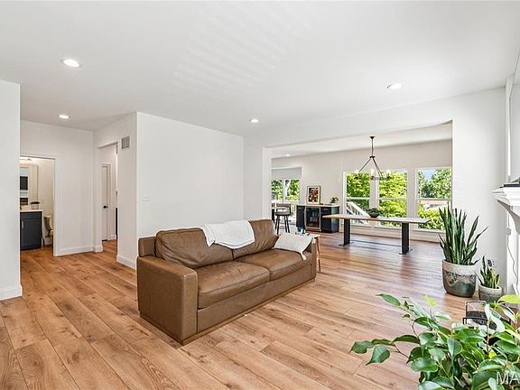 4th image of 119 Monica Dr