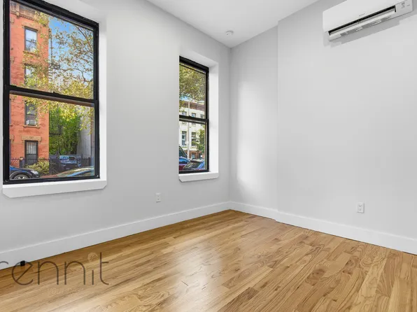 265 Malcolm X Boulevard image 12 of 27