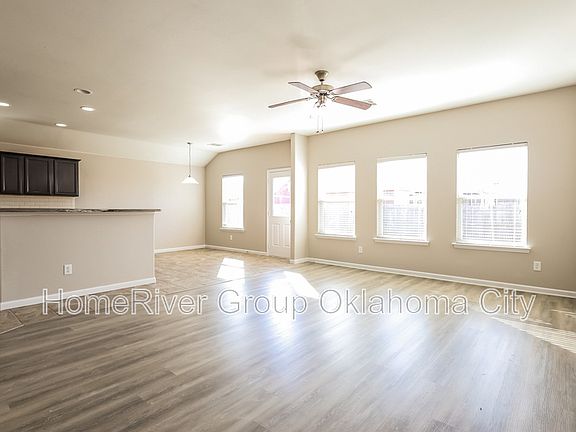 4th image of 3332 SE 95th St