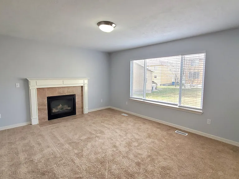 483 E Apple Blossom Ln — Photo 9