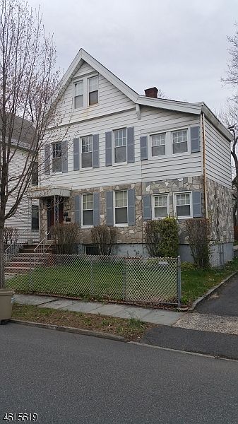 2nd image of 72 Norman St #2