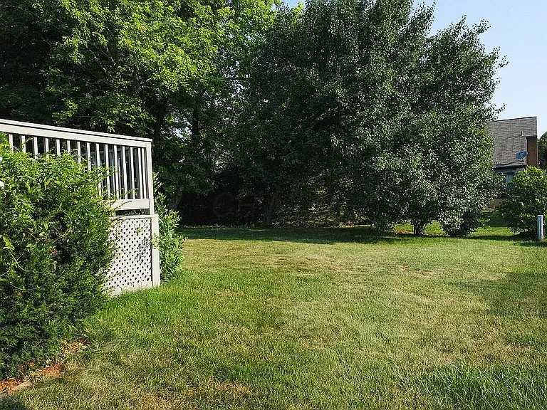 318 Old Spring Ct — Photo 22