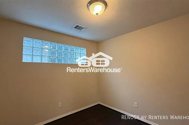 829 W 26th St — Photo 19