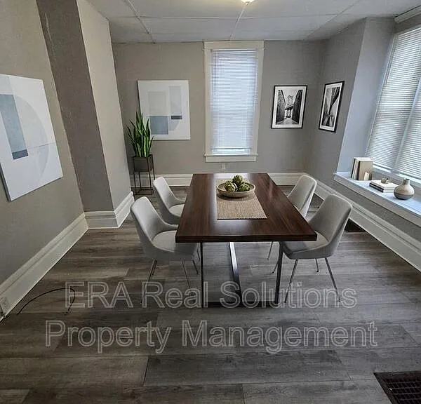 80 Warren Ave — Photo 3