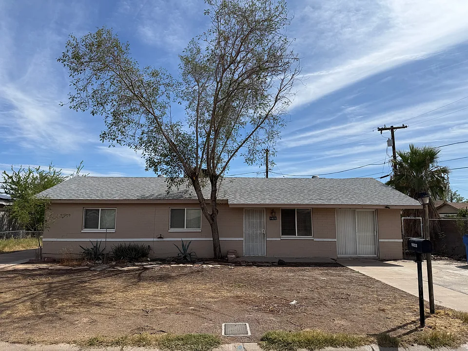 1625 W Beryl Ave