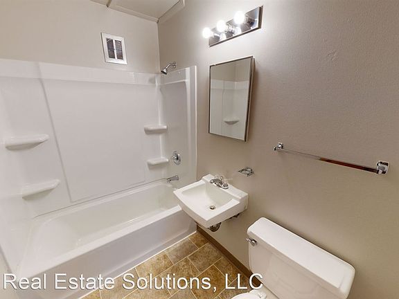 5th image of 415 S 26th St APT 13