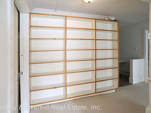 2nd image of 304 Walnut St APT A