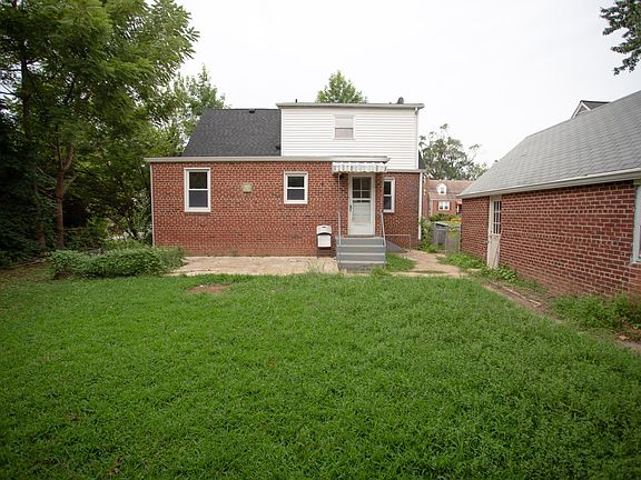 3rd image of 2849 Rogers Dr