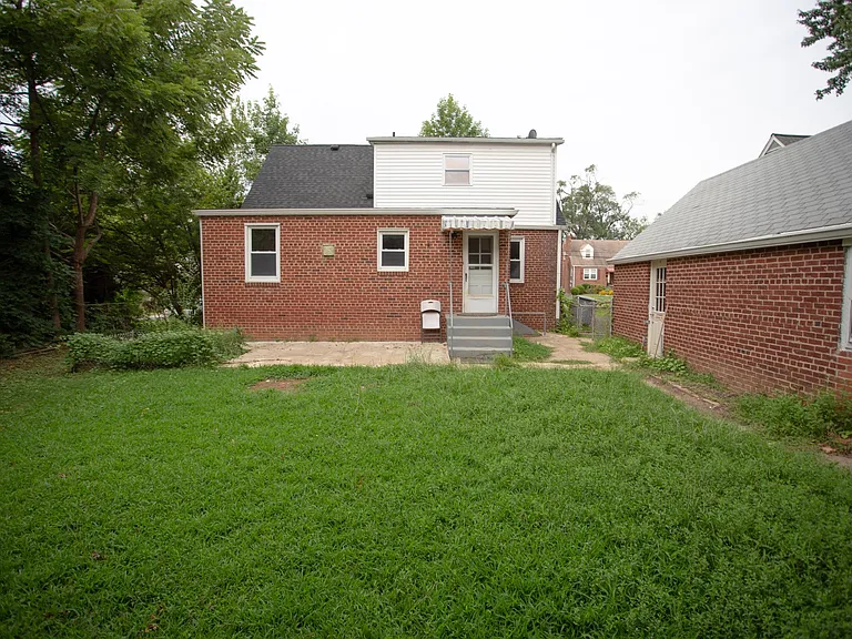 2849 Rogers Dr — Photo 3