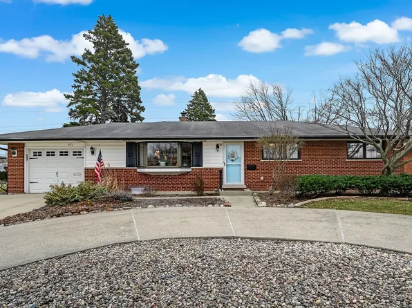 571 Dara James Rd, Des Plaines, IL 60016