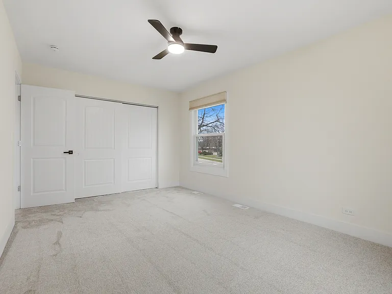 763 Wellington Ave #763 — Photo 19