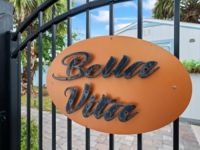 120 Flamingo Dr #1 — Photo 4